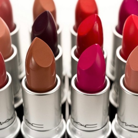 811 MAC RED MAC Matte Lipstick Full size - Picture 4 of 5
